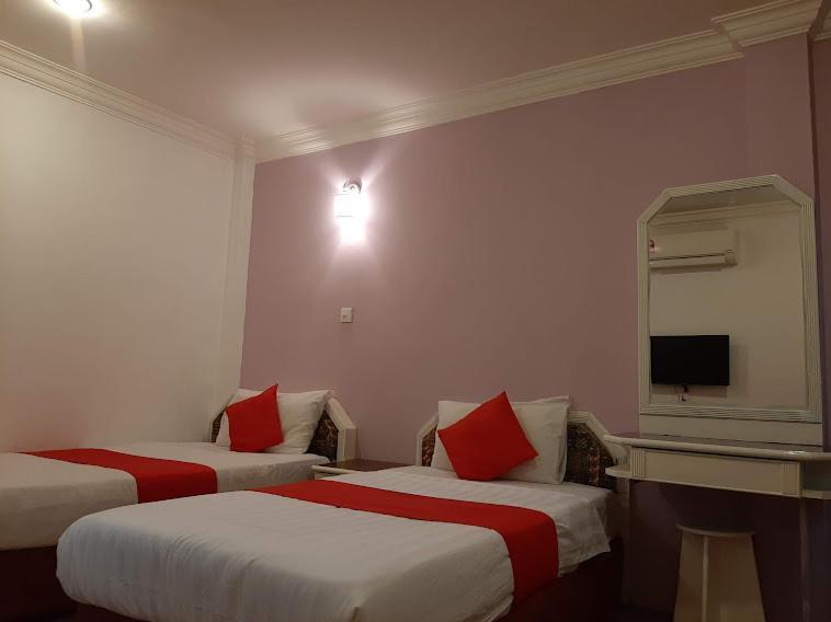 G City Hotel Teluk Intan Eksteriør billede